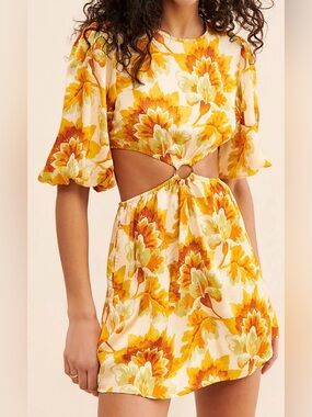 Suboo Sommer Ring Cutout Mini Dress Medium Floral Puff Sleeve Resort